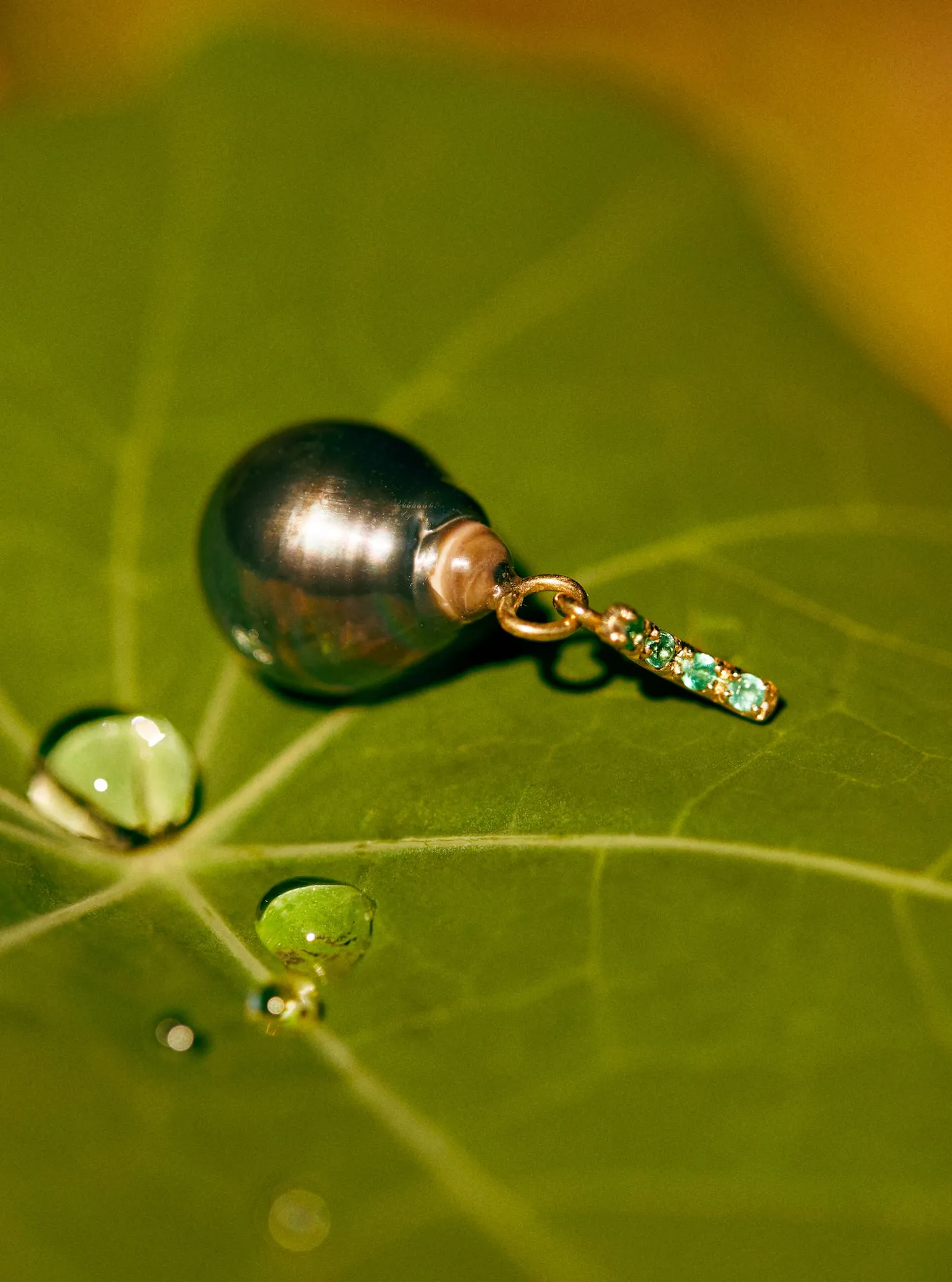 Four emeralds and Tahitian pearl Single Earring