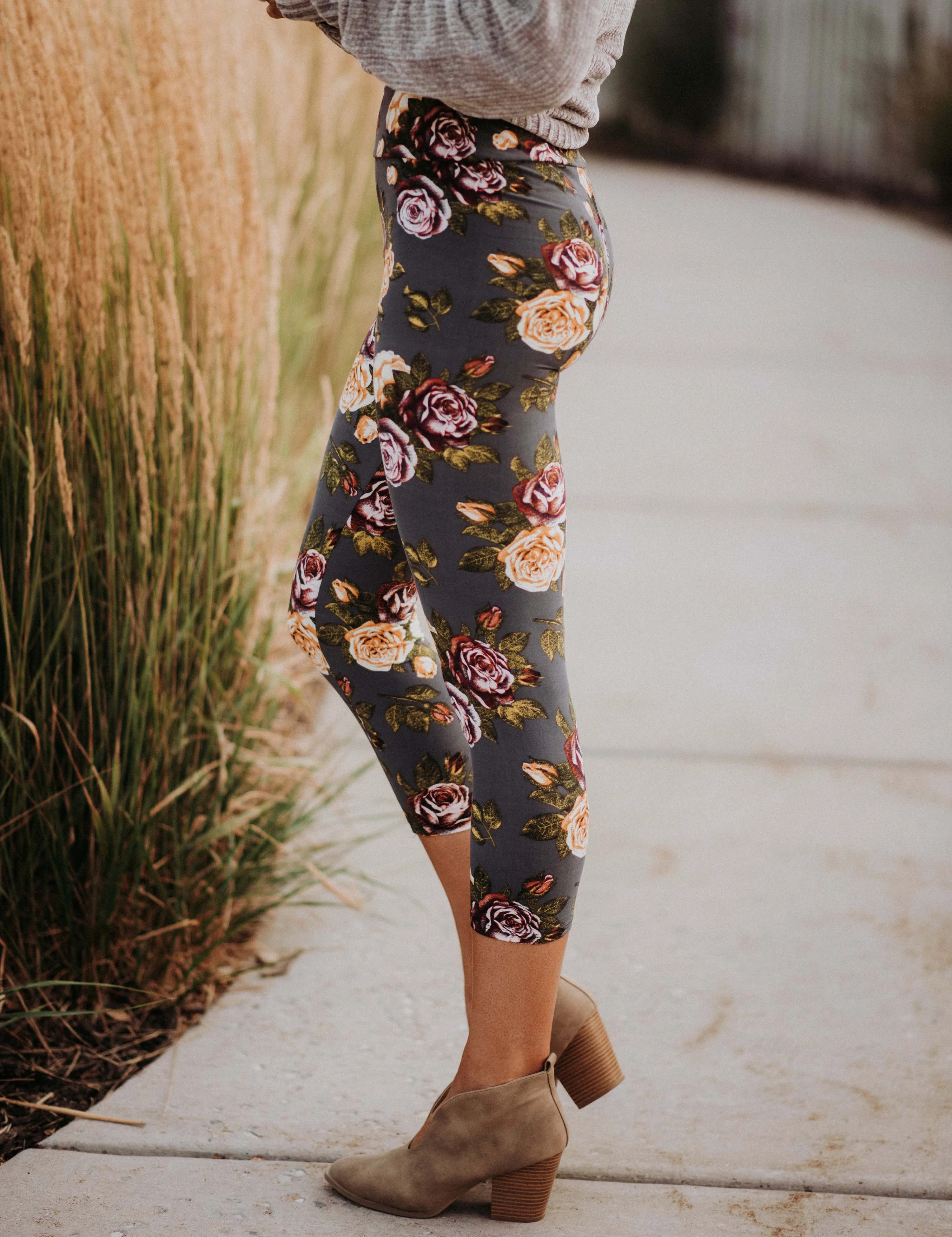 SA Exclusive Floral Fling Capri Leggings