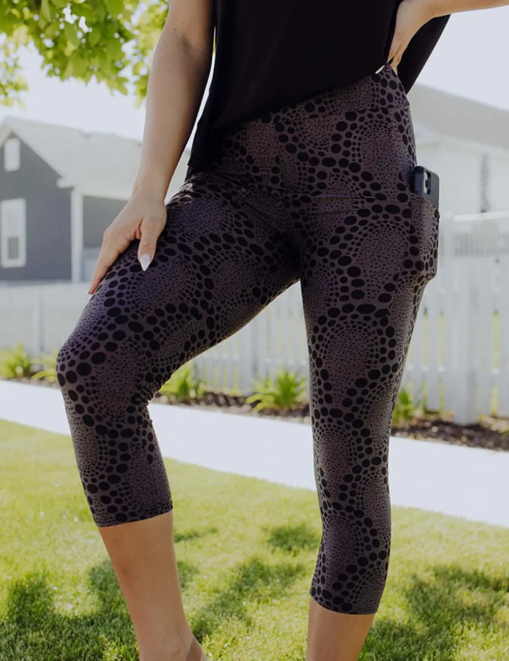 SA Exclusive Follow Along Capri Pocket Leggings