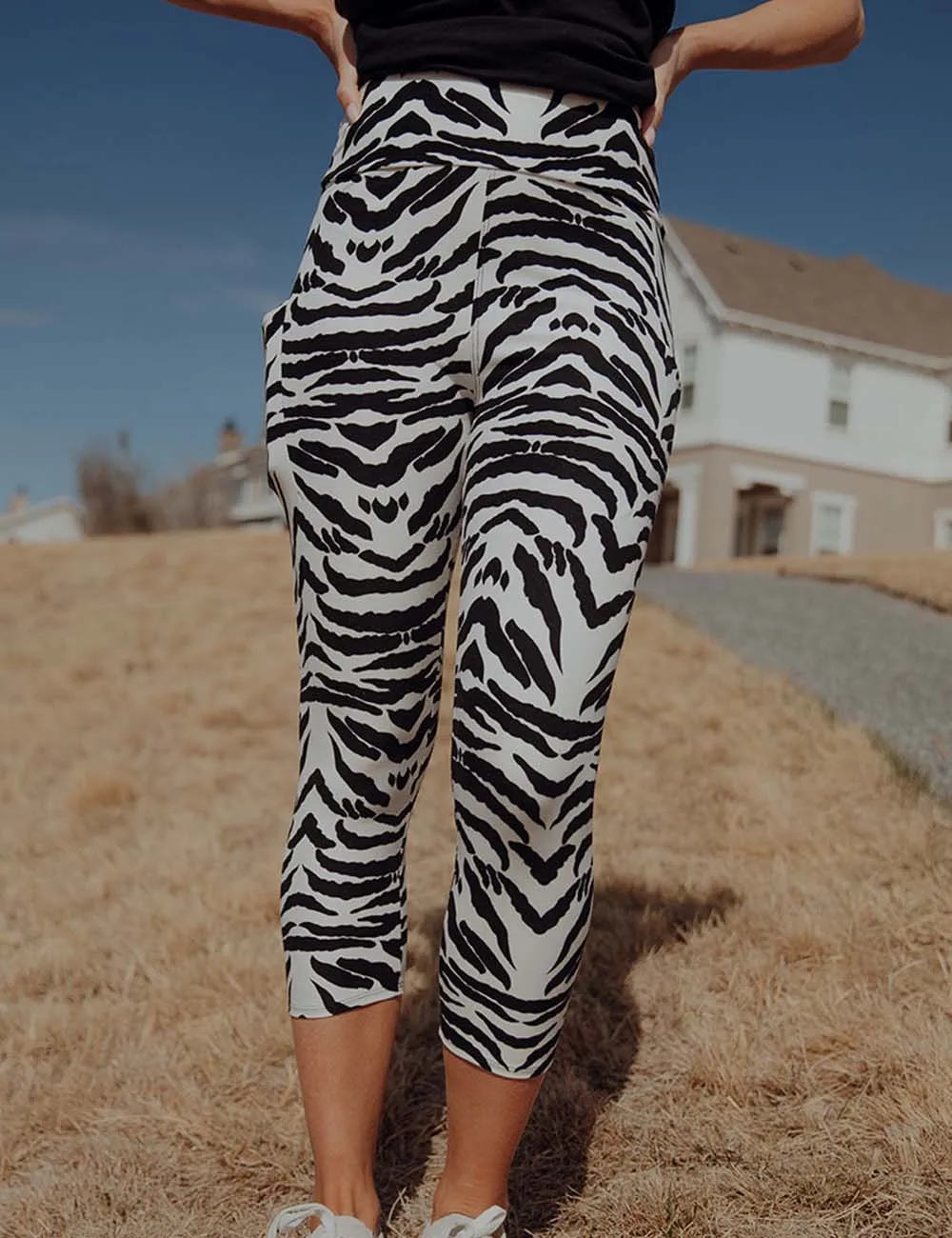 SA Exclusive Zealous Zebra Capri Pocket Leggings